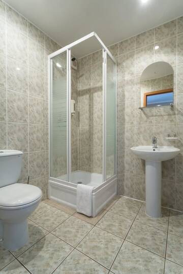 Фото номера Трехместный номер Отель Kompleks Hotelowy Logos г. Августов 4