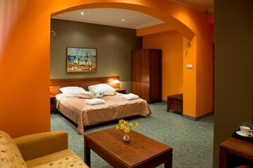 Фото номера Двухместный номер Делюкс с 1 кроватью Отель Kompleks Hotelowy Logos г. Августов 2