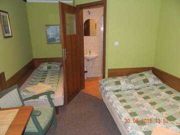 Фото номера Трехместный номер Отели типа «постель и завтрак» Stary Dom B&amp;B г. Августов 3