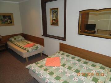 Фото номера Трехместный номер Отели типа «постель и завтрак» Stary Dom B&amp;B г. Августов 2