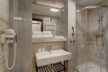Фото номера Двухместный номер с 2 отдельными кроватями Отель Hotel Wojciech г. Августов 29